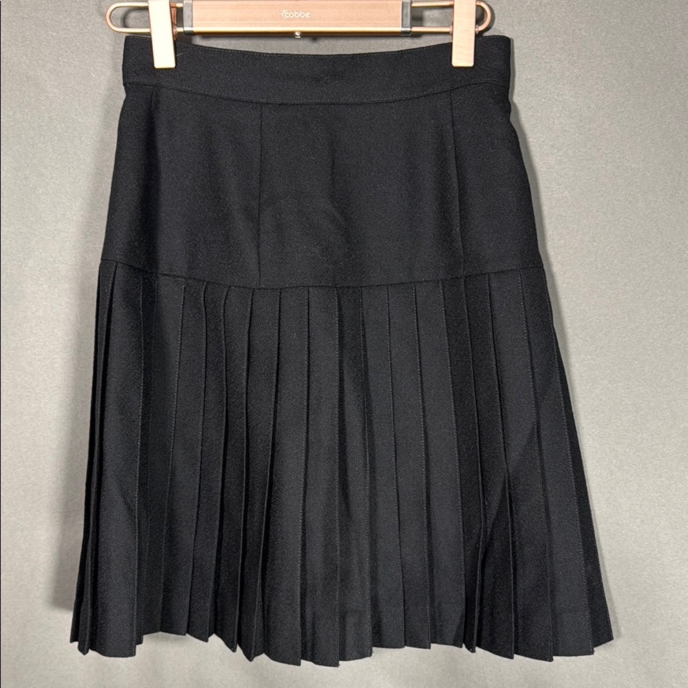 Black Pleated Skirt, Susanna Beverly Hills, kilt pleats. From tv show wardrobe